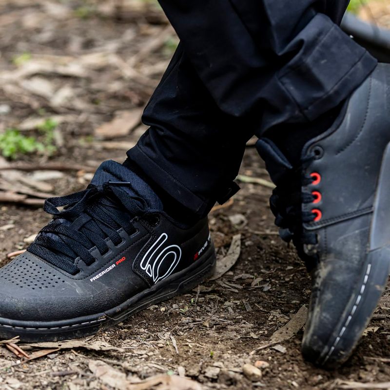 Uomo adidas FIVE TEN Freerider Pro scarpe da ciclismo piattaforma nucleo nero / bianco nuvola / bianco nuvola 9