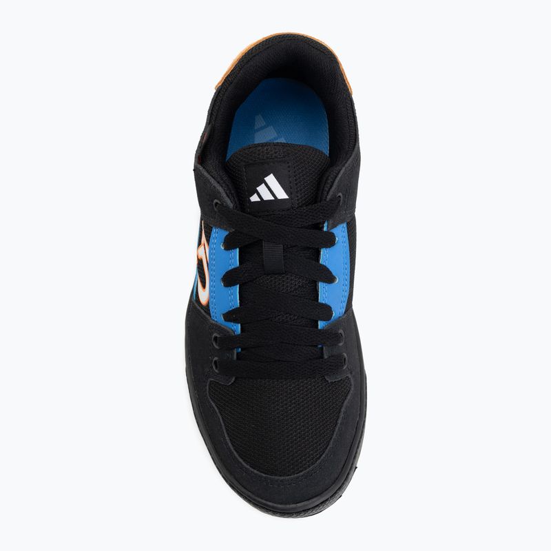 Scarpe da ciclismo da uomo con suola piatta adidas FIVE TEN Freerider core black/off white/ray blue 5