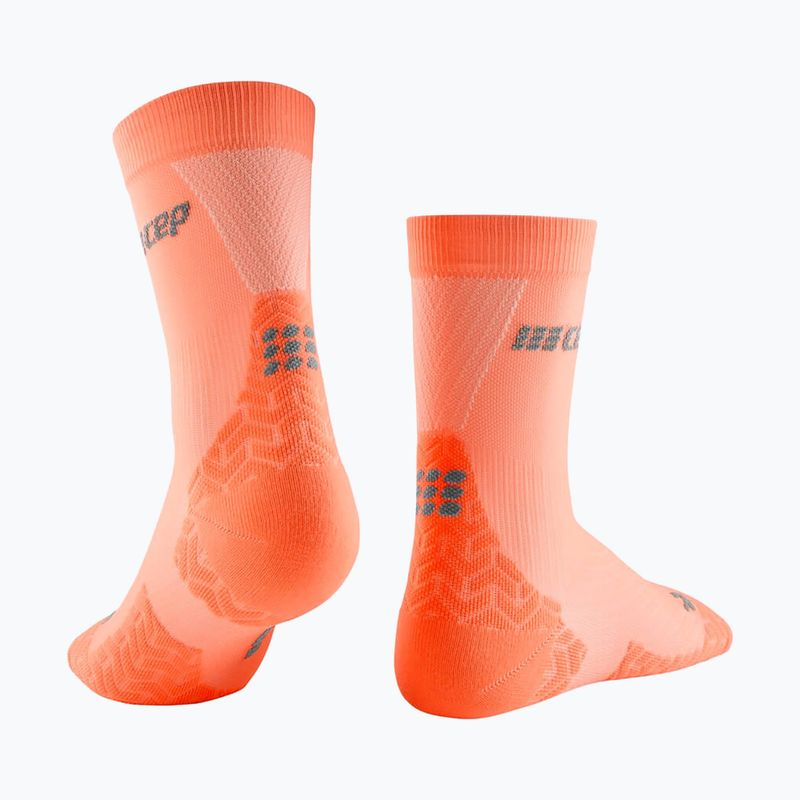 CEP Calze a compressione da donna Ultralight Mid Cut corallo/crema 3