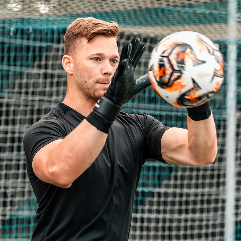 T1TAN Black Beast 3.0 guanti da portiere neri 4