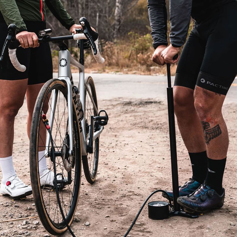 Pompa per bicicletta Lezyne Classic Floor Drive 3.5 220psi nero metallizzato 7