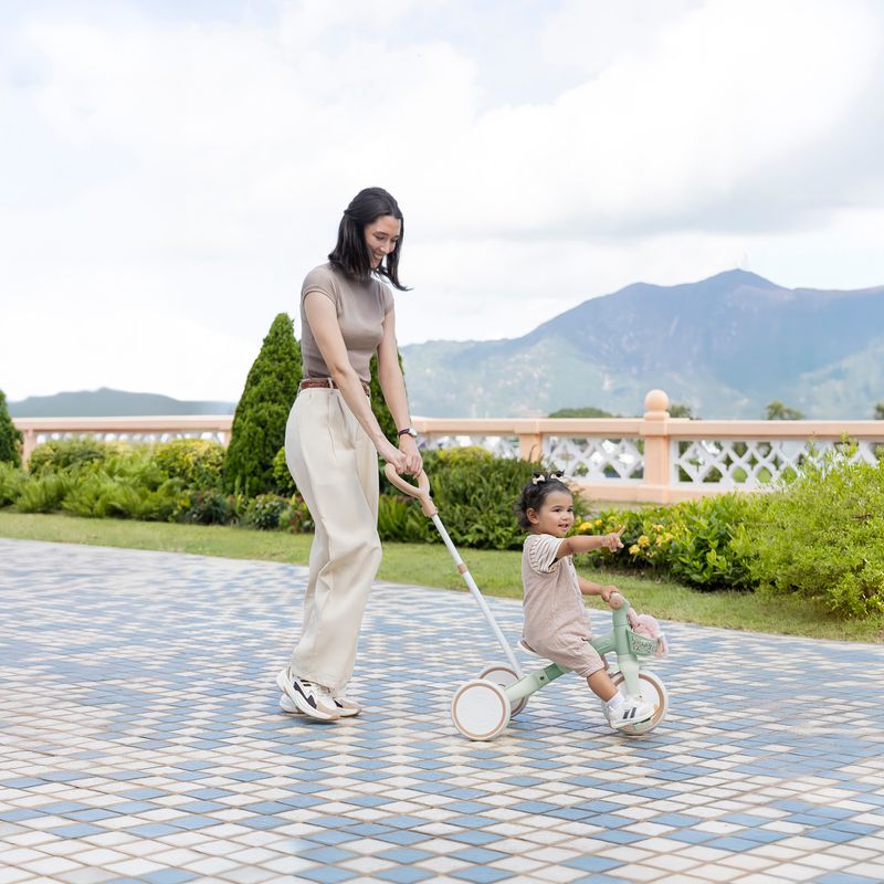 Bicicletta senza pedali a tre ruote con maniglione di guida Globber Learning Trike 2w1 Plus Ecologic pistachio 15