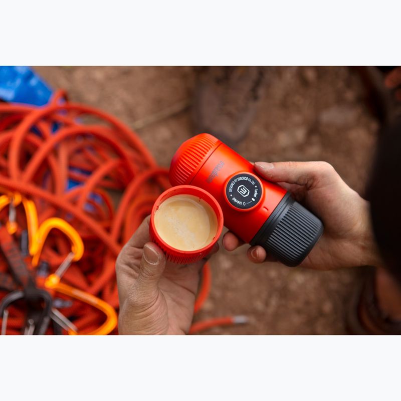 Macchina da caffè portatile Wacaco Nanopresso 80 ml + custodia rosso lava 7