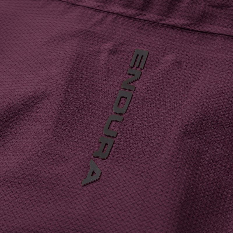 Giacca da ciclismo uomo Endura Alltrack Race Cape black cherry 11