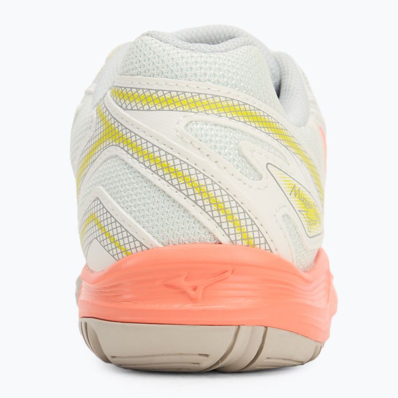 Scarpe da tennis da donna Mizuno Break Shot 4 AC bianco neve/fiamma neon/grigio fantasma 6