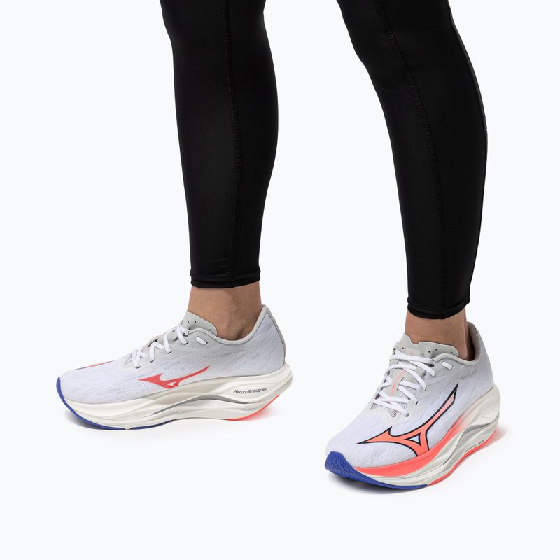 Scarpe da corsa da donna Mizuno Wave Rebellion Flash 3 bianco/striking coral/iris bloom 8