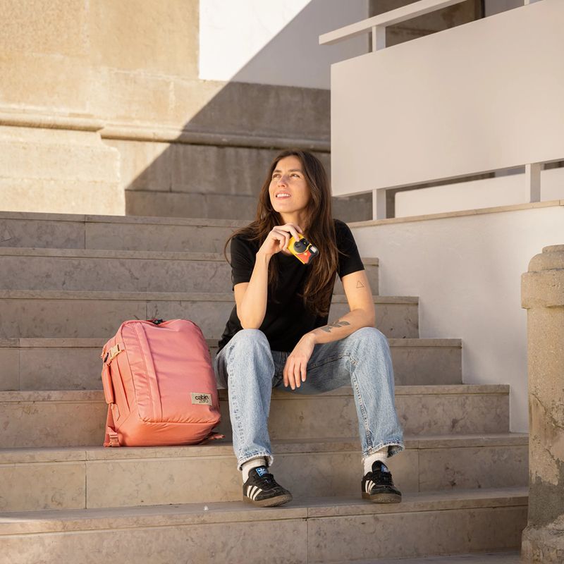 Zaino da trekking CabinZero Classic Tech 28 and pink 15