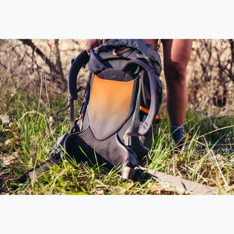 Zaino trekking donna Gregory Maven 38 l RC grey melon 3