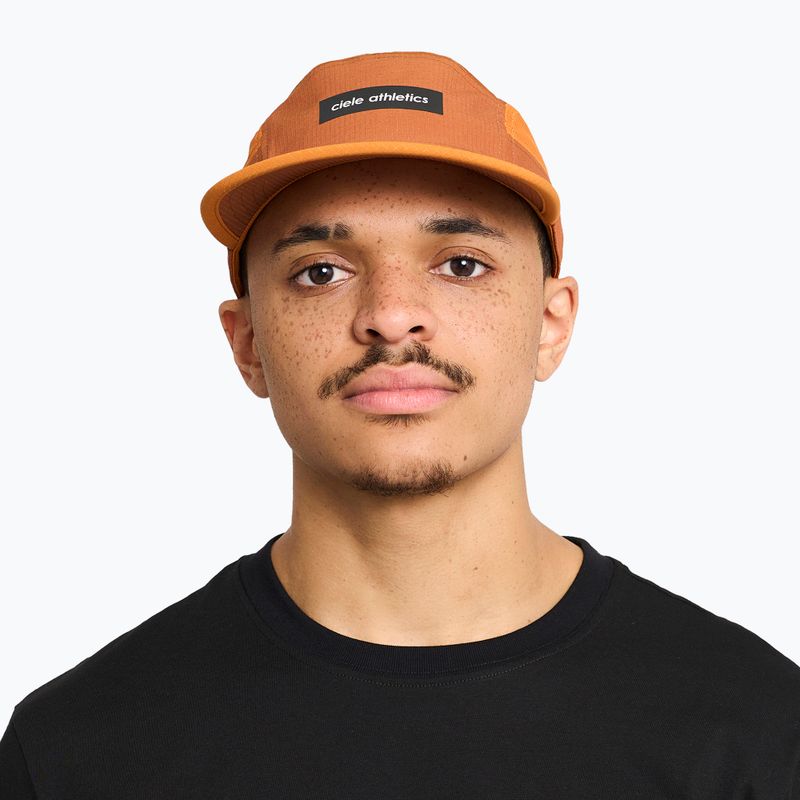 Cappellino con visiera Ciele Athletics GOCap Field Iconic Bar ginger bread/sunset 4