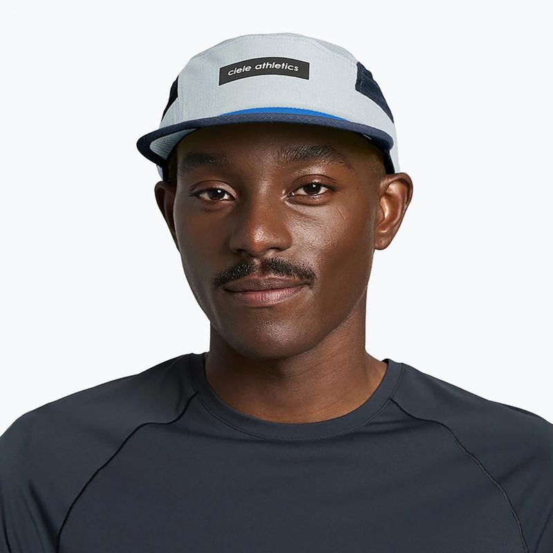 Cappellino con visiera Ciele Athletics GOCap Field Iconic Bar quarry/deep space 2