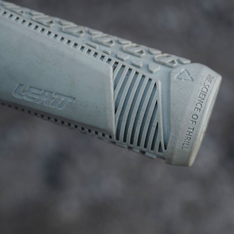 Manopole Leatt ReaFlex 6.0 Regular 31 mm per manubri in granito 5