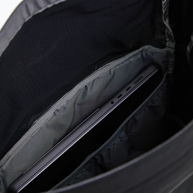 Zaino Peak Performance Roll Top 21,5 l black 5