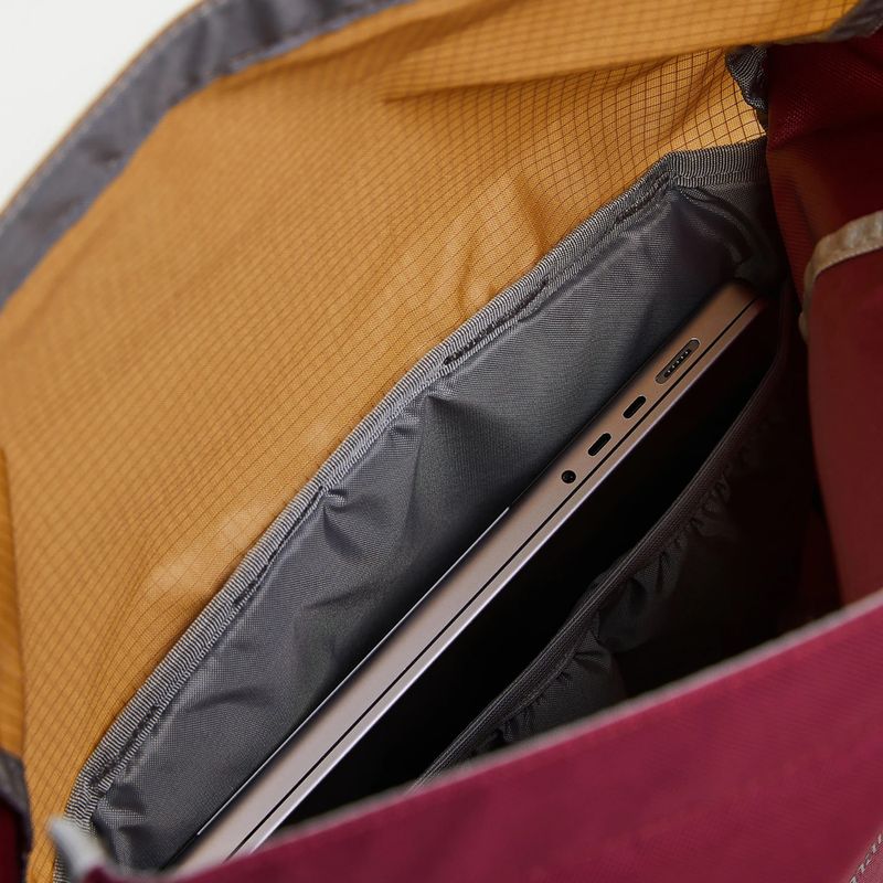 Zaino Peak Performance Roll Top 21,5 l sierra sand 5