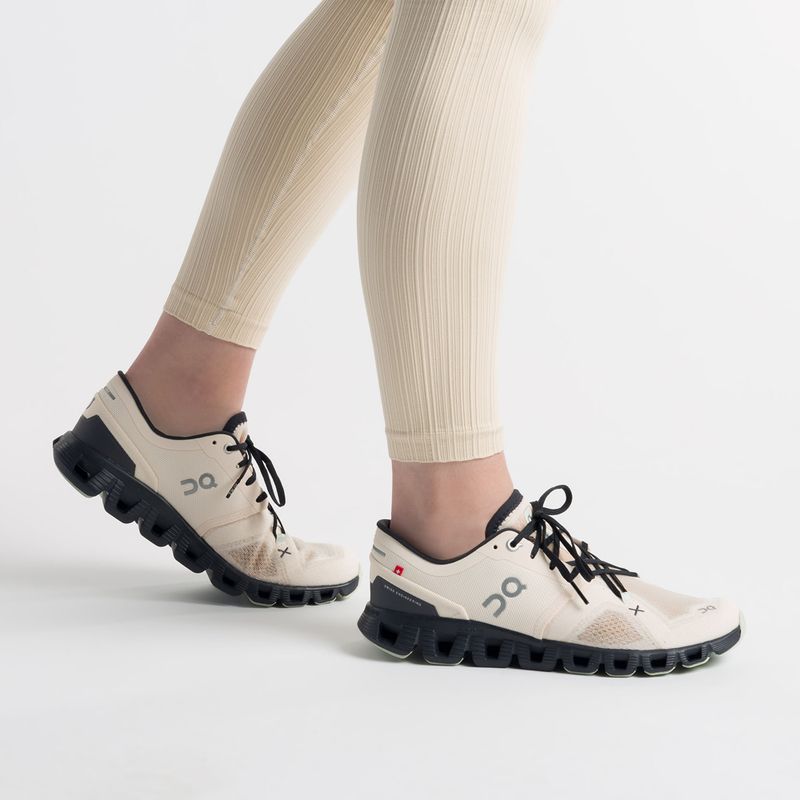 Scarpe da corsa da donna On Cloud X 3 fawn/magnet 2