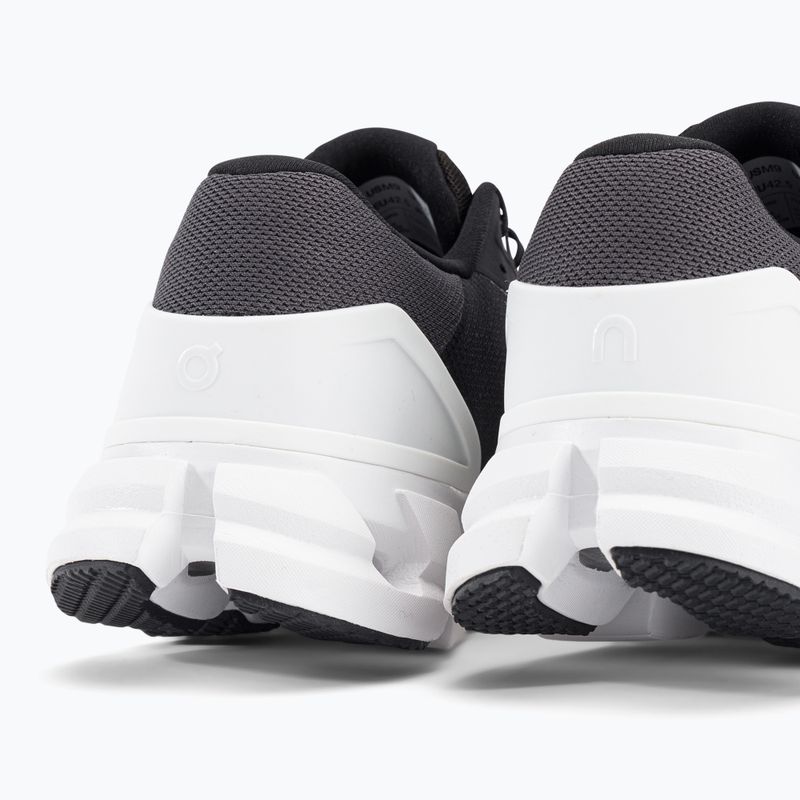Scarpe da corsa On Cloudflyer 4 nero/bianco da uomo 9