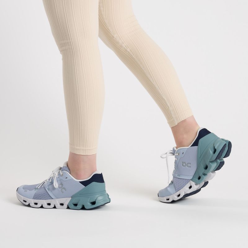 Scarpe da corsa On Cloudflyer 4 nimbus/cobble da donna 3