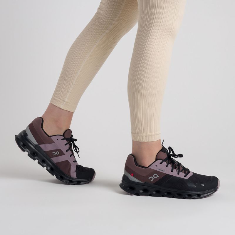 Scarpe da corsa impermeabili da donna On Cloudrunner nero/grape 2