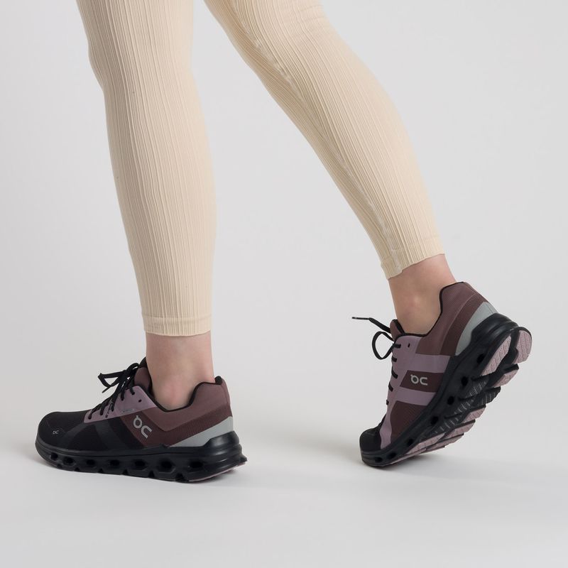 Scarpe da corsa impermeabili da donna On Cloudrunner nero/grape 3