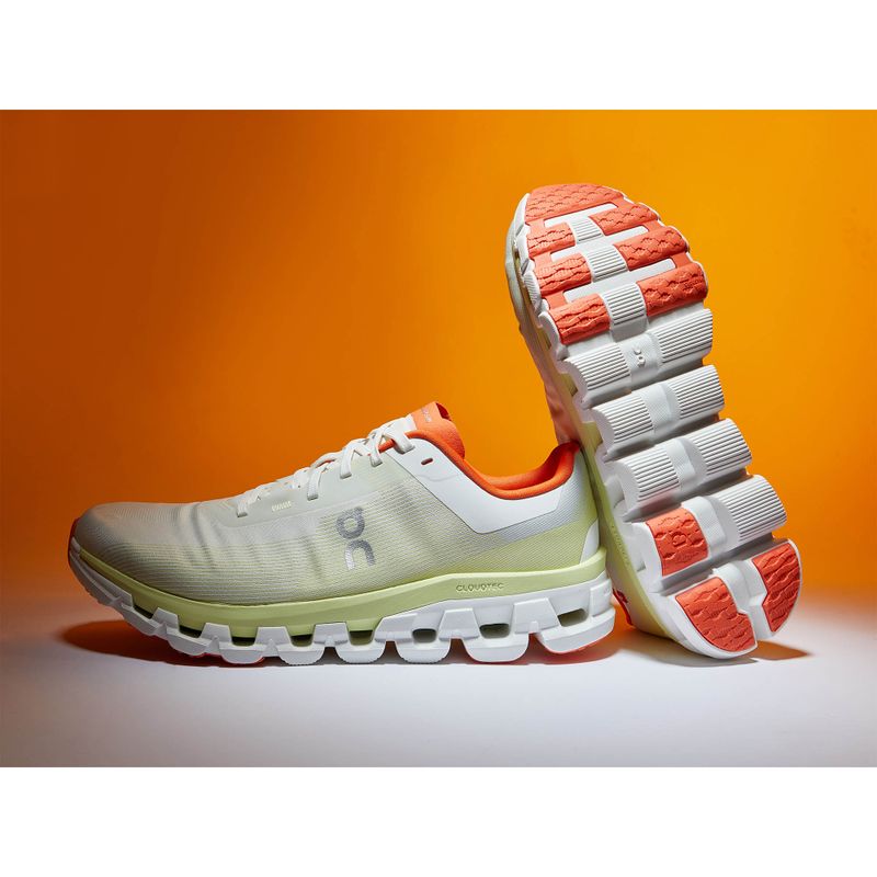 Scarpe da corsa On Cloudflow 4 bianco/fieno da uomo 9