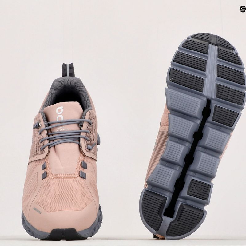 Scarpe da corsa da donna On Running Cloud 5 Waterproof rosa/fossile 12