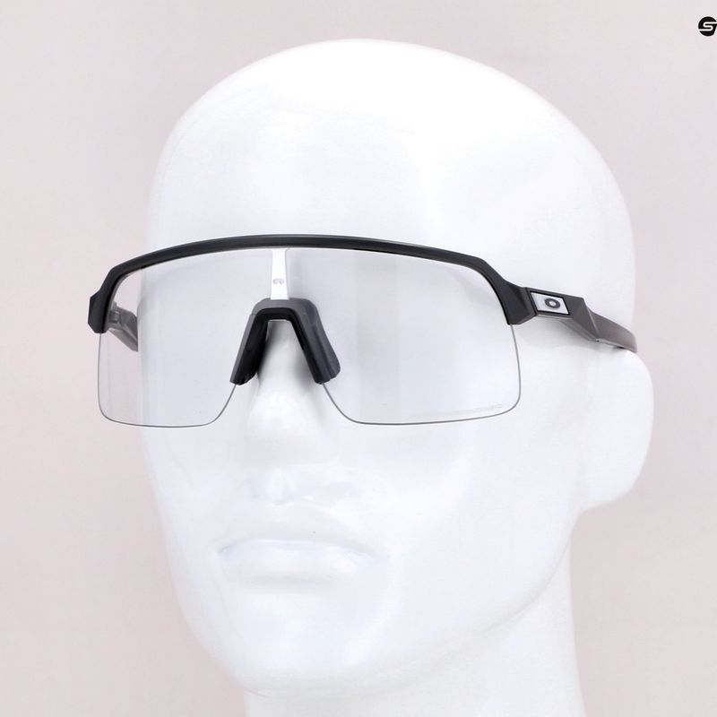 Occhiali da sole Oakley Sutro Lite carbonio opaco/fotocromatici chiari 12