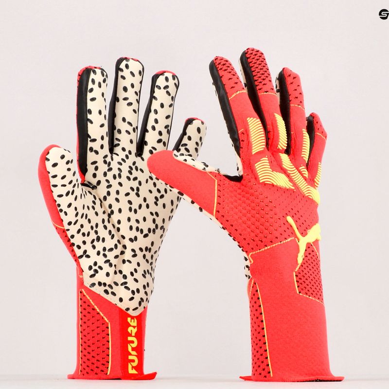 PUMA Future Z:ONE Grip 1 NC guanto da portiere corallo acceso/luce frizzante 8