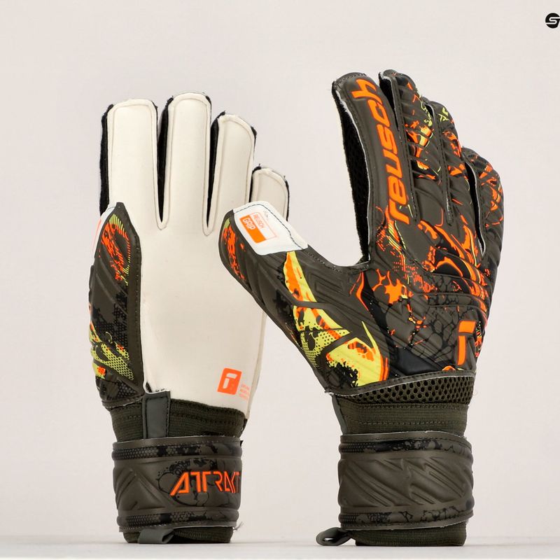 Guanti da portiere Reusch Attrakt Grip verde deserto/arancio shock/nero 8