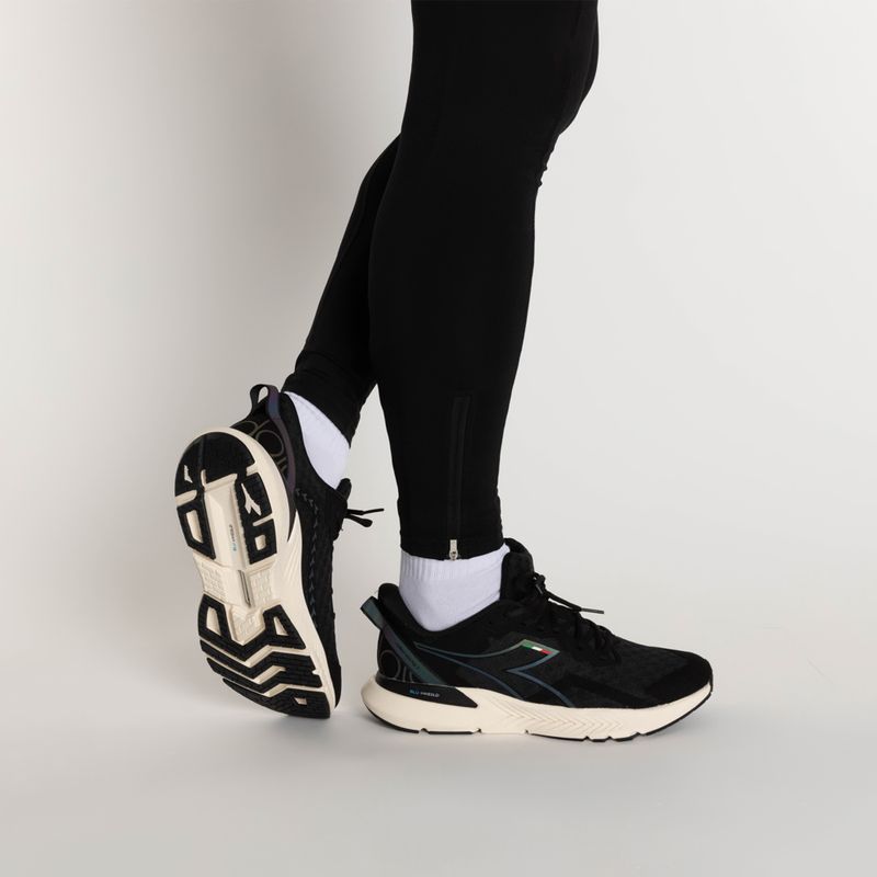 Scarpe da corsa uomo Diadora Mythos Blushield Volo Hip 3 nero DD-101.179089-C2609 3