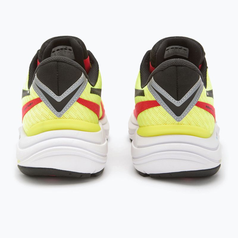 Scarpe da corsa uomo Diadora Mythos Blushield 8 Vortice giallo DD-101.179087-D0273 13