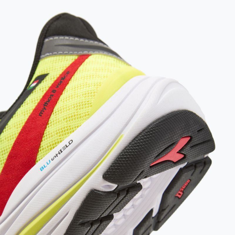 Scarpe da corsa uomo Diadora Mythos Blushield 8 Vortice giallo DD-101.179087-D0273 16