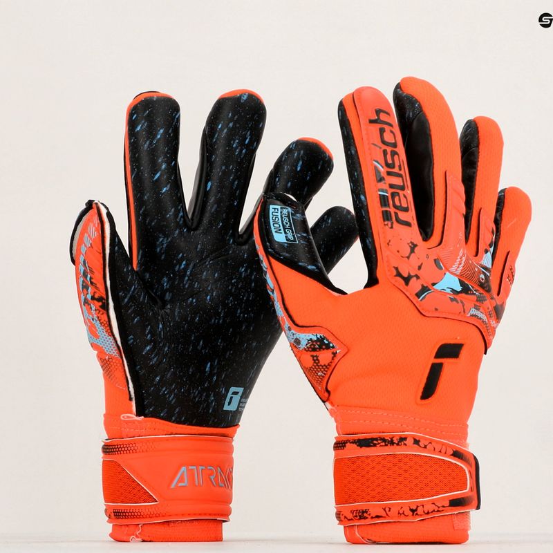 Guanti da portiere per bambini Reusch Attrakt Fusion Finger Support Guardian rosso brillante/blu futuro 8