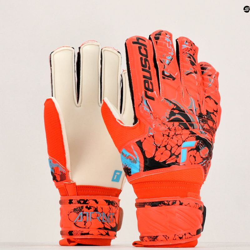 Guanti da portiere Reusch Attrakt Solid rosso brillante/blu futuro 9