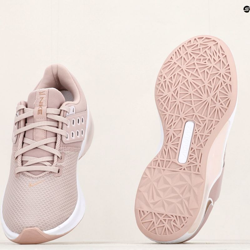 Scarpe da ginnastica da donna Nike Air Max Bella Tr 4 champagne/rosso metallico bronzo/viola chiaro 10