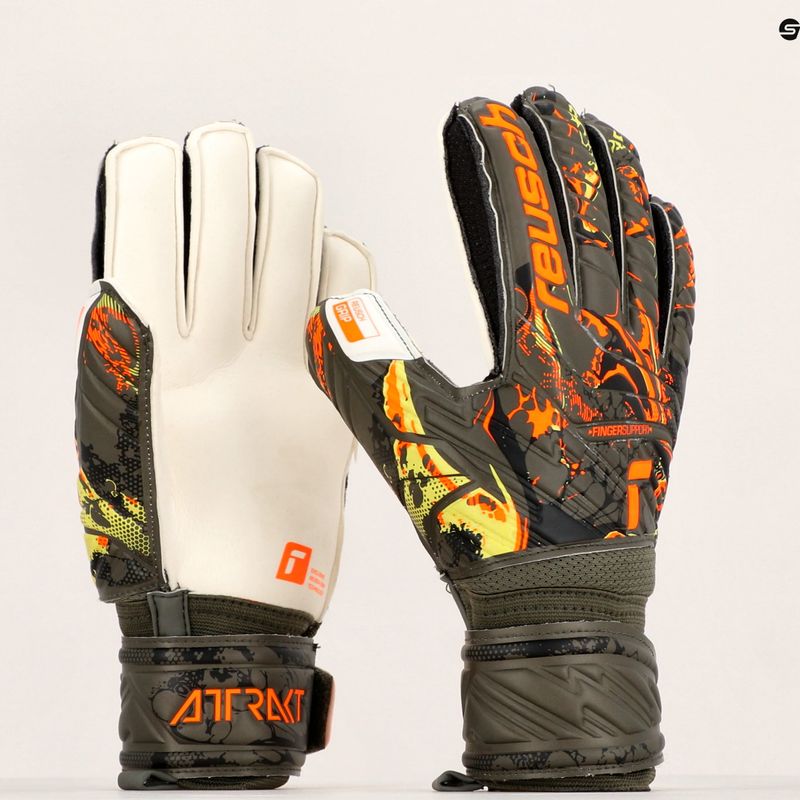 Guanto da portiere Reusch Attrakt Grip Finger Support verde deserto/arancio shocking 10