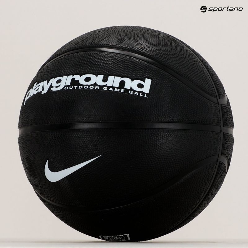 Nike Everyday Playground 8P Graphic sgonfio basket nero / bianco dimensioni 6 5