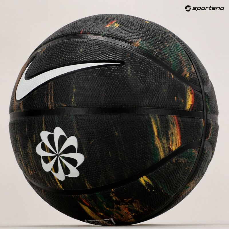 Nike Everyday Playground 8P Next Nature sgonfio basket multi / nero / bianco dimensioni 5 5