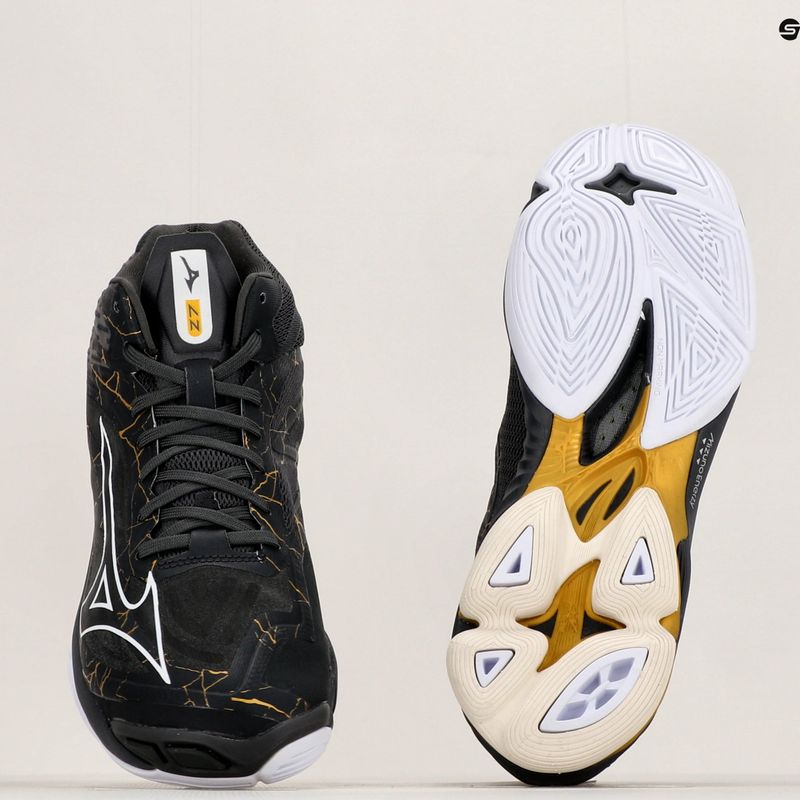 Scarpe da pallavolo da uomo Mizuno Wave Lightning Z7 Mid nero oyster/mp gold/irongate 13