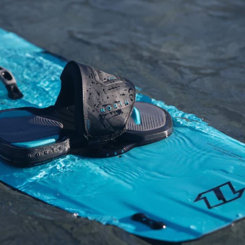 North Kiteboarding Atmos Hybrid 141 cm aqua kiteboard 12