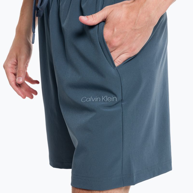 Pantaloncini da allenamento Calvin Klein 7" Woven da uomo, blu pastello 4