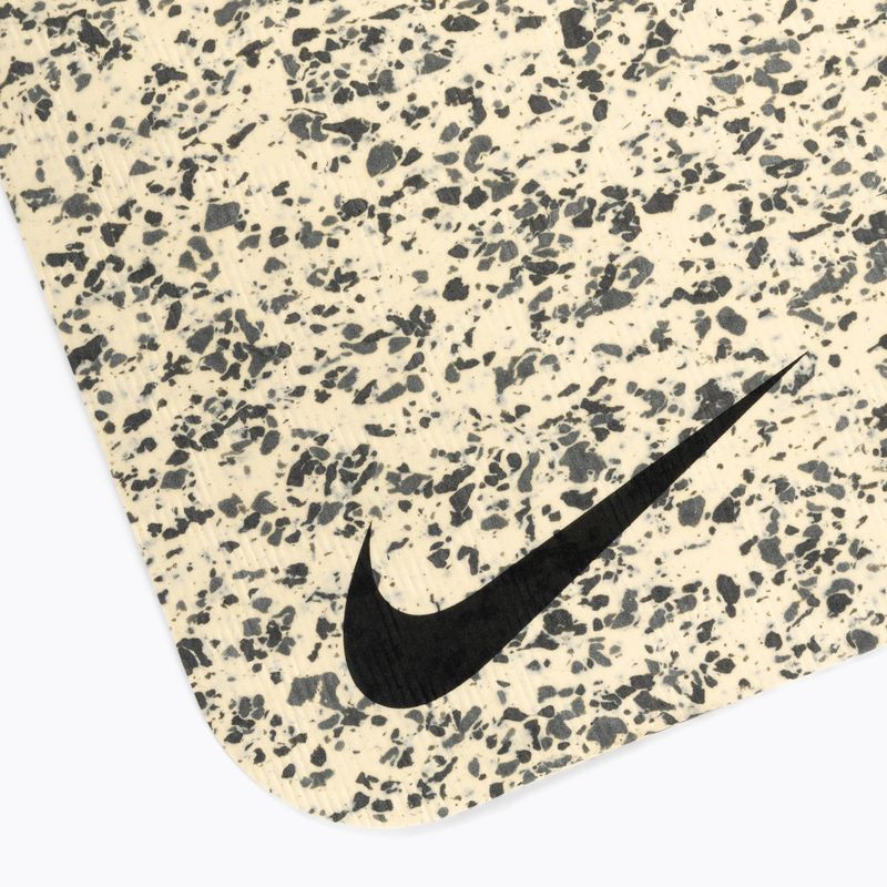 Tappetino da yoga Nike Move 4 mm sabbia/nero 3