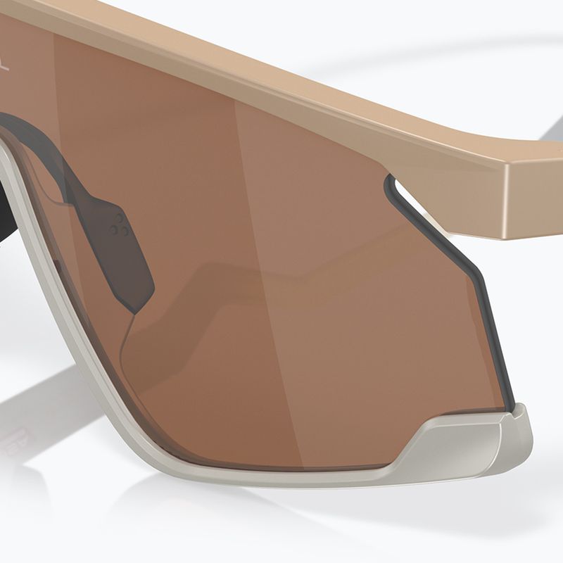Occhiali da sole Oakley Bxtr Patrick Mahomes II terrain matte tan/prizm tungsten 9
