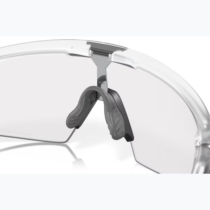 Occhiali da sole Oakley Sphaera opaco chiaro/chiaro fotocromatico 7