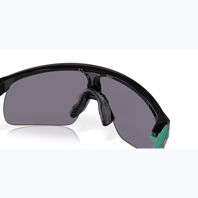Occhiali da sole Oakley Resistor nero/grigio Prizm per bambini 7