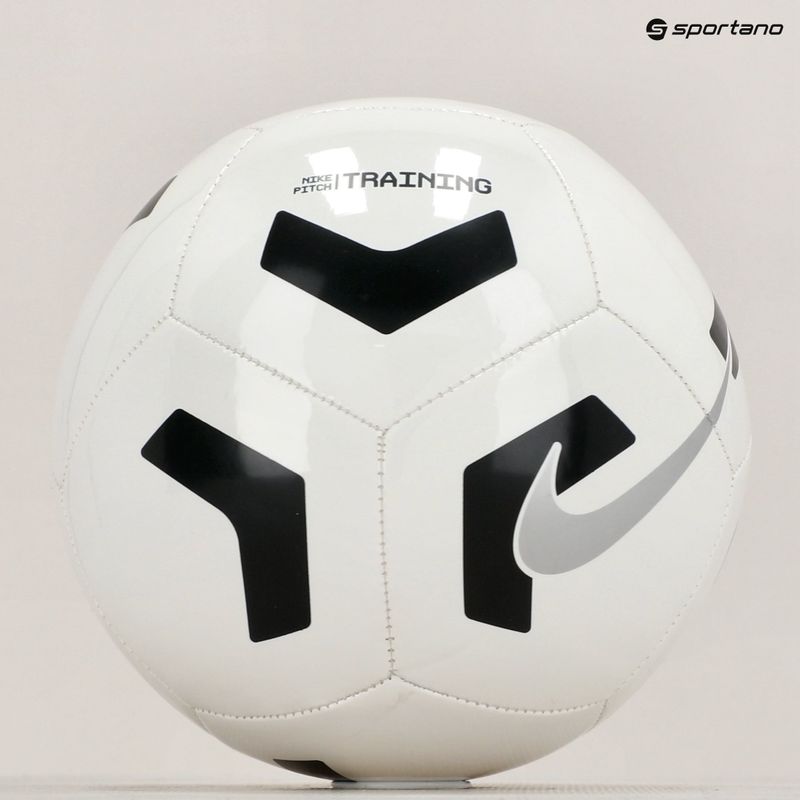 Nike pitch training calcio bianco / nero / argento dimensioni 4 6