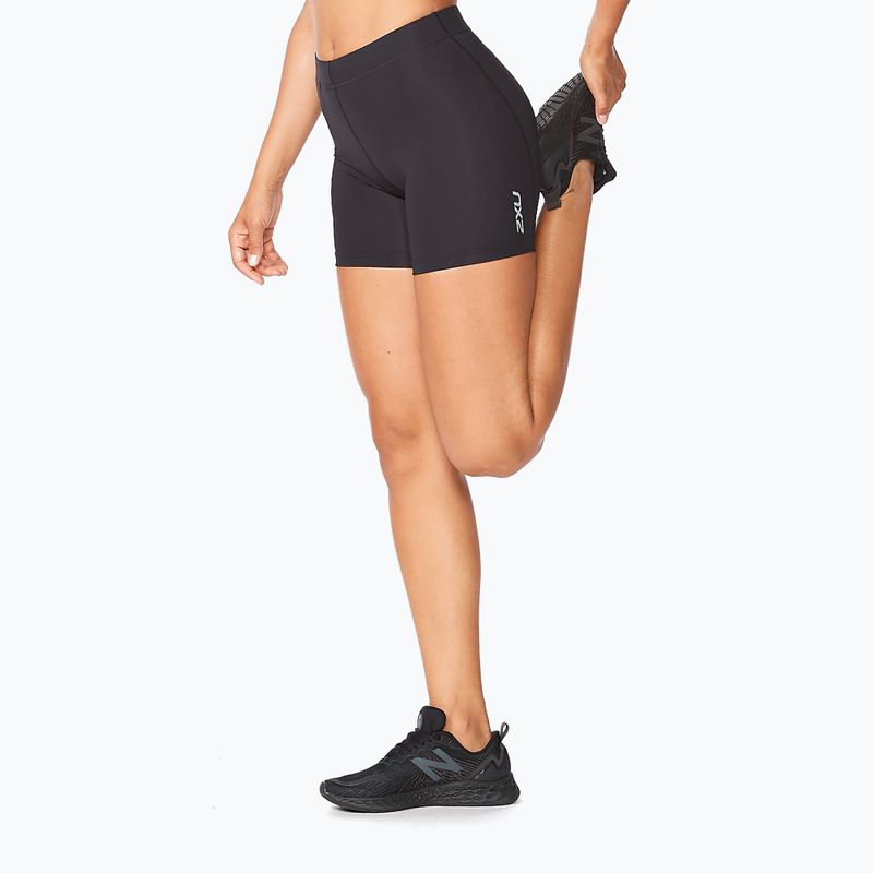 Pantaloncini da allenamento da donna 2XU Core Compression 5" nero/argento 2