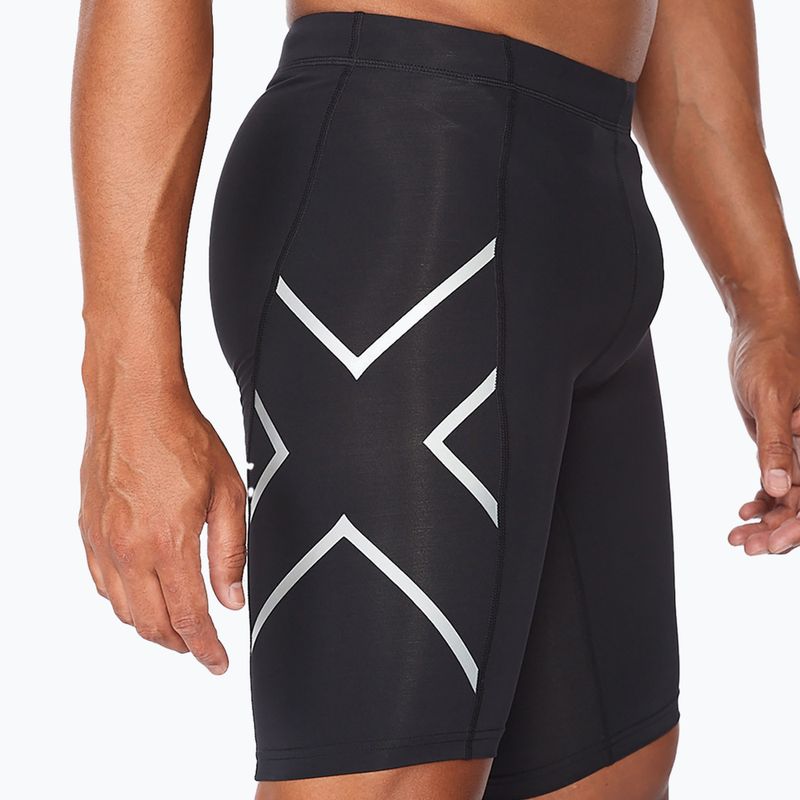 Pantaloncini da allenamento 2XU Core Compression da uomo, nero/argento 4