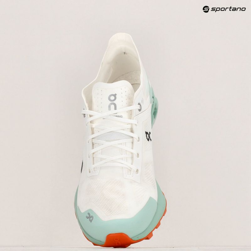 Scarpe da corsa da donna On Running Cloudventure Peak 3 Undyed undyed white 9