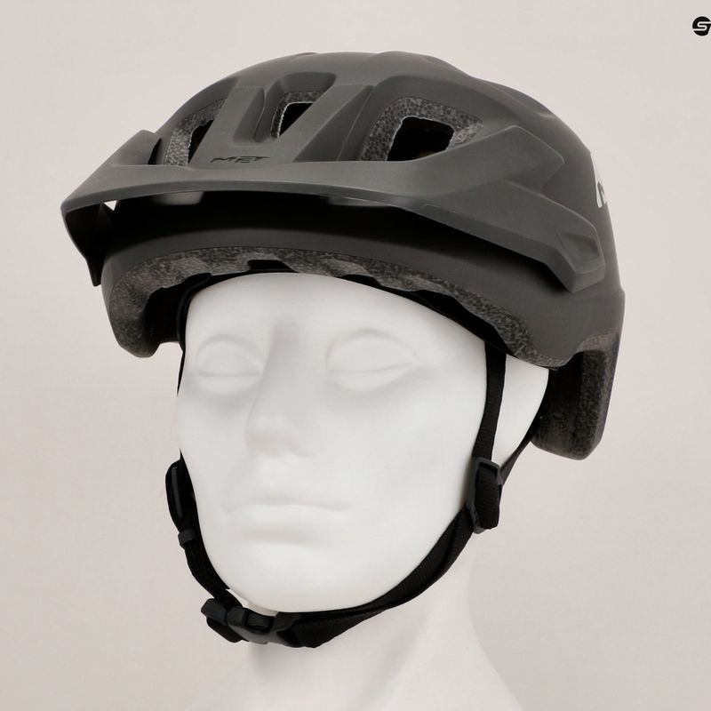 Casco da bicicletta MET Echo titanio metallizzato opaco 8