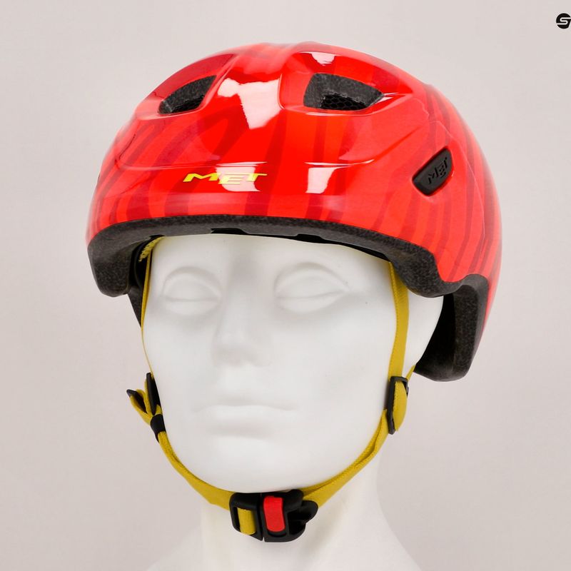 Casco da bicicletta per bambini MET Hooray rosso zebra opaco 9