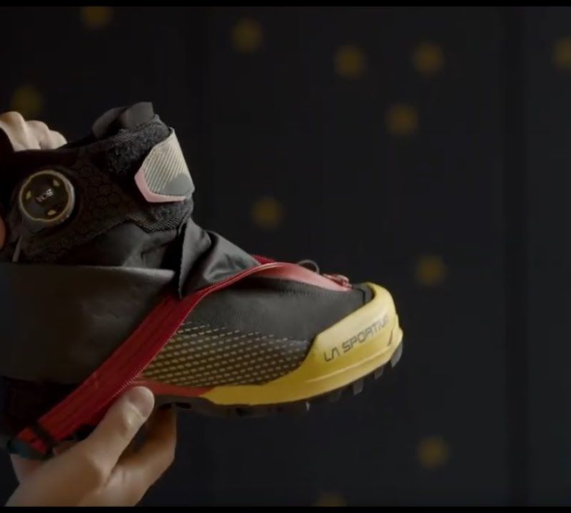 Scarponi da montagna La Sportiva Aequilibrium Top GTX da uomo nero/giallo 12